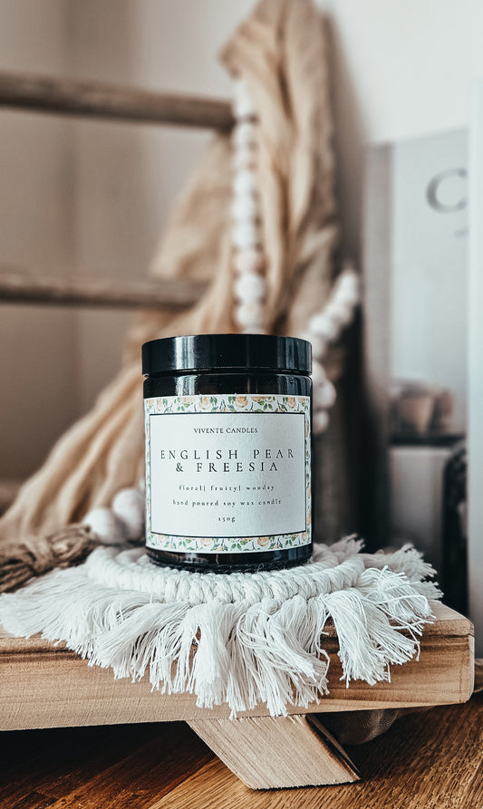 English Pear & Freesia Jar Candle